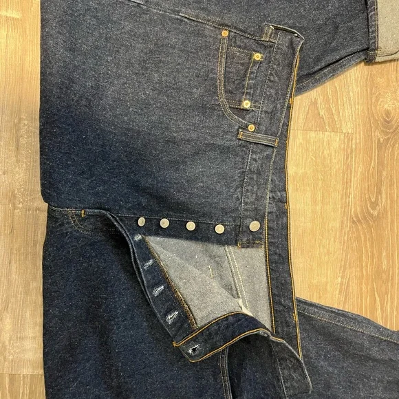 Levi's Jeans - Picture 2 of 10